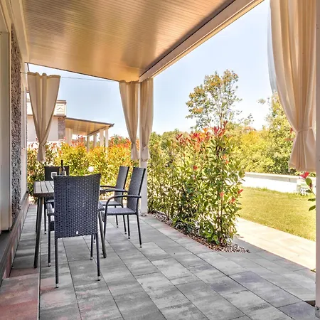 Holiday home Mobile In Near Banjole