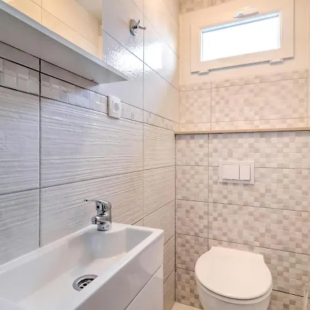 Alluring Mobile In With Swimming Pool Holiday home *