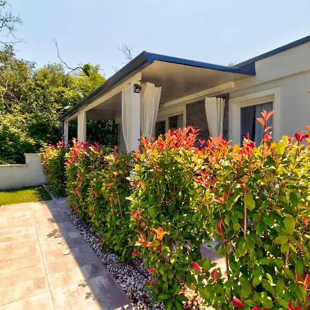 Holiday home Alluring Mobile In With Swimming Pool *