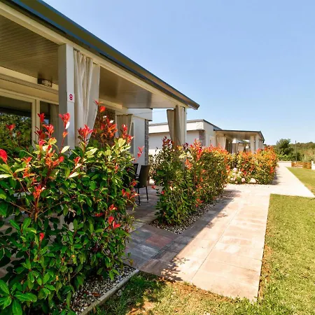 Holiday home Alluring Mobile In With Swimming Pool
